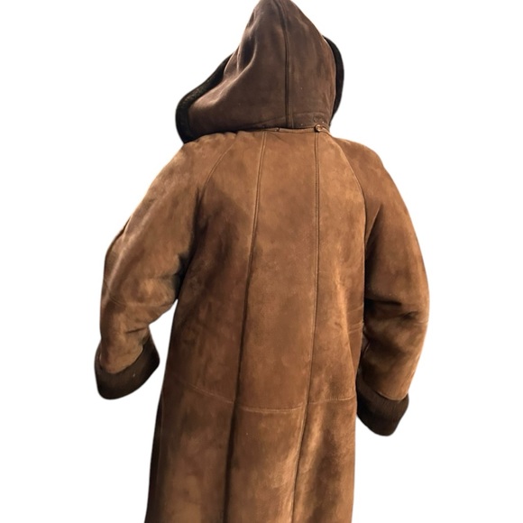 Vintage Brown Sheepskin Coat with Removable Hood - Picture 6 of 11